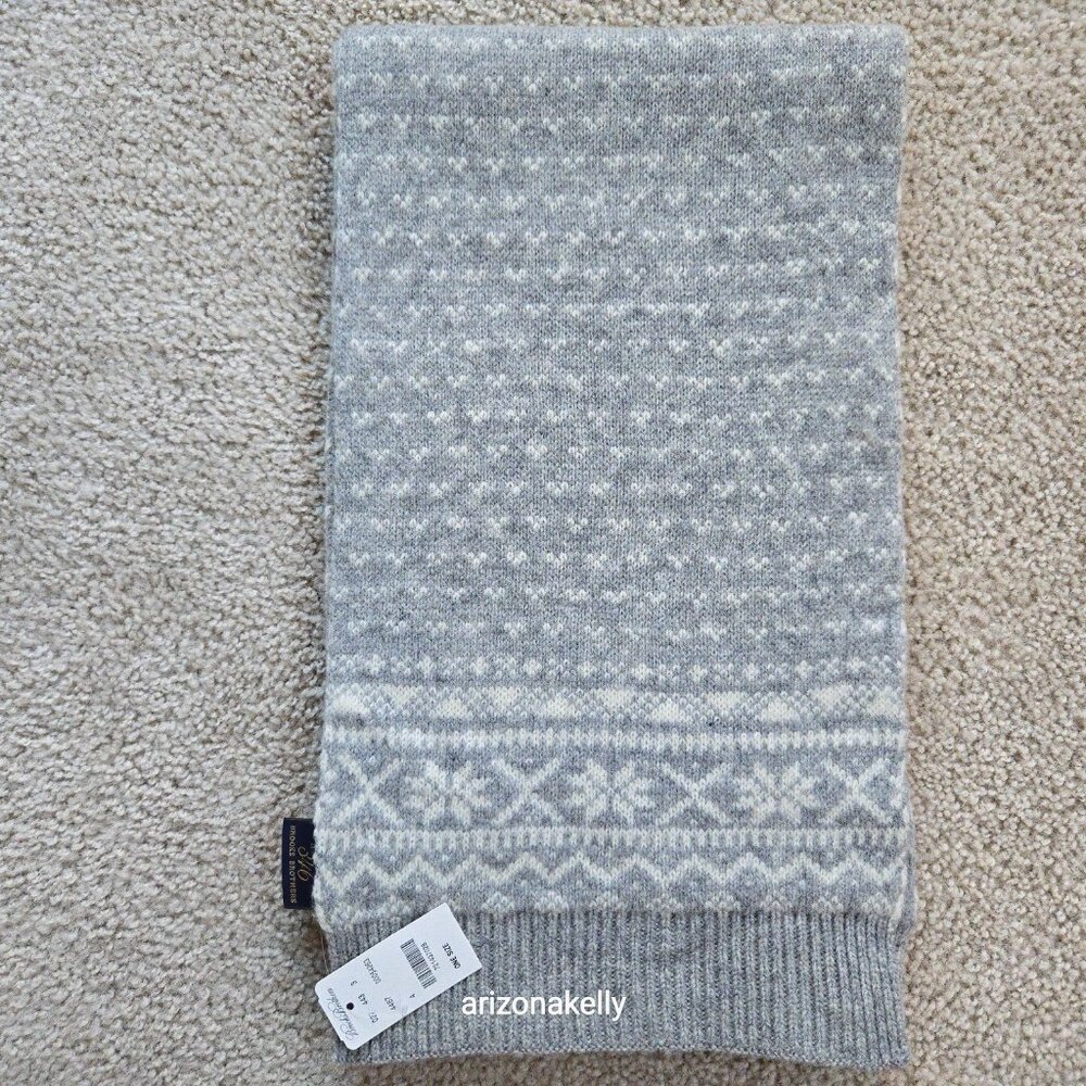 NWT Brooks Brothers 346 Knit Wool Snowflake Fair Isle Scarf Grey White